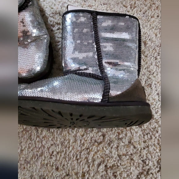 Ugg silver sequin and gray suede boot - Picture 2 of 9